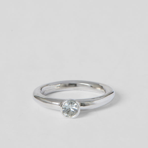 Serene Solitaire Ring Silver